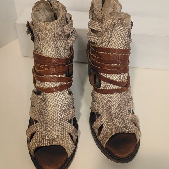 FREEBIRD by Steven Sz 9 "Nest" Strappy Sandal Ankle Boots Reptile/Suede Leather - Picture 4 of 15